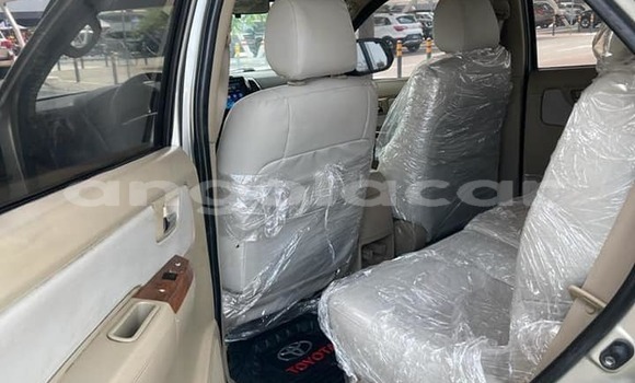 Comprar Usado Toyota Fortuner Prata Carro em Luanda em Luanda Province Comprar Usado Toyota Fortuner Prata Carro em Luanda em Luanda Province