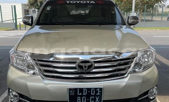 Comprar Usado Toyota Fortuner Prata Carro em Luanda em Luanda Province Comprar Usado Toyota Fortuner Prata Carro em Luanda em Luanda Province