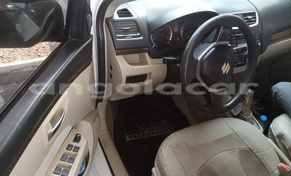 Acheter Occasion Voiture Suzuki Swift Blanc à Luanda, Province de Luanda Acheter Occasion Voiture Suzuki Swift Blanc à Luanda, Province de Luanda