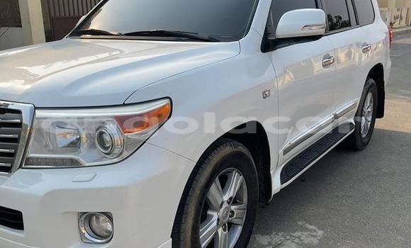 Acheter Occasion Voiture Toyota Land Cruiser Blanc à Luanda, Province de Luanda Acheter Occasion Voiture Toyota Land Cruiser Blanc à Luanda, Province de Luanda