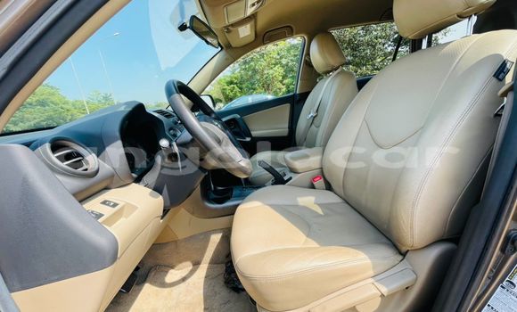 Acheter Occasion Voiture Toyota RAV4 Gris à Luanda, Province de Luanda Acheter Occasion Voiture Toyota RAV4 Gris à Luanda, Province de Luanda