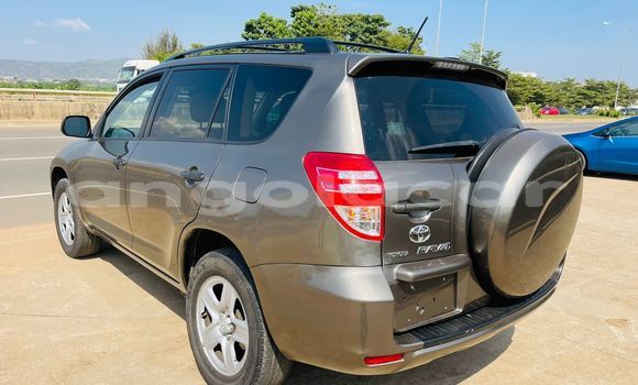 Acheter Occasion Voiture Toyota RAV4 Gris à Luanda, Province de Luanda Acheter Occasion Voiture Toyota RAV4 Gris à Luanda, Province de Luanda