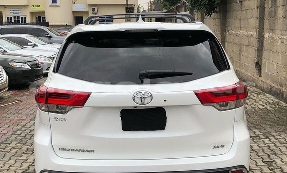 Acheter Occasion Voiture Toyota Highlander Blanc à Luanda, Province de Luanda Acheter Occasion Voiture Toyota Highlander Blanc à Luanda, Province de Luanda