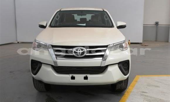 Buy Used Toyota Fortuner White Car in Luanda in Luanda Province Buy Used Toyota Fortuner White Car in Luanda in Luanda Province