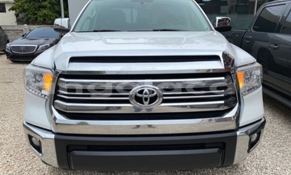 Acheter Occasion Voiture Toyota Tundra Blanc à Luanda, Province de Luanda