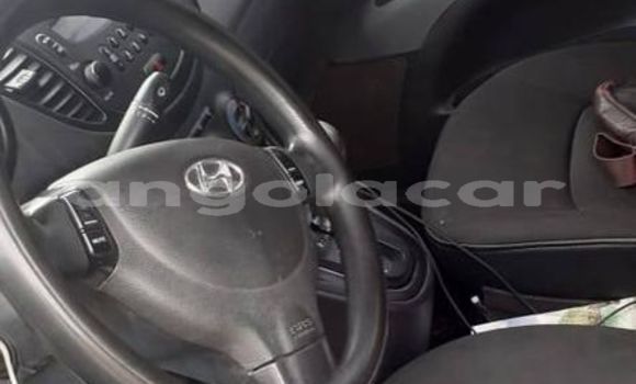 Buy Used Hyundai i10 Blue Car in Luanda in Luanda Province Buy Used Hyundai i10 Blue Car in Luanda in Luanda Province
