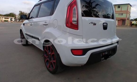 Buy Used Kia Soul White Car in Luanda in Luanda Province Buy Used Kia Soul White Car in Luanda in Luanda Province