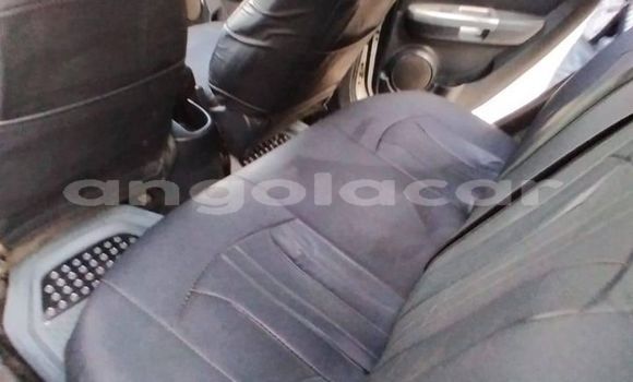 Buy Used Kia Soul White Car in Luanda in Luanda Province Buy Used Kia Soul White Car in Luanda in Luanda Province