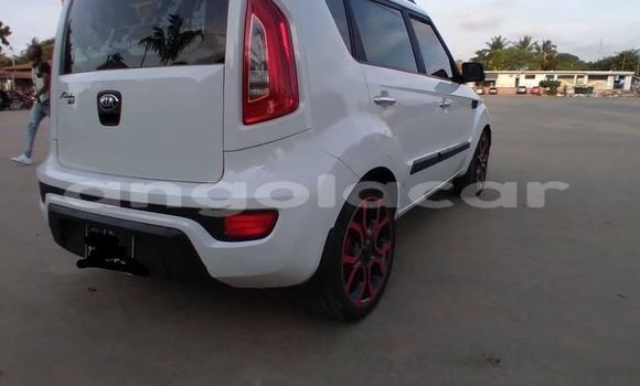 Buy Used Kia Soul White Car in Luanda in Luanda Province Buy Used Kia Soul White Car in Luanda in Luanda Province