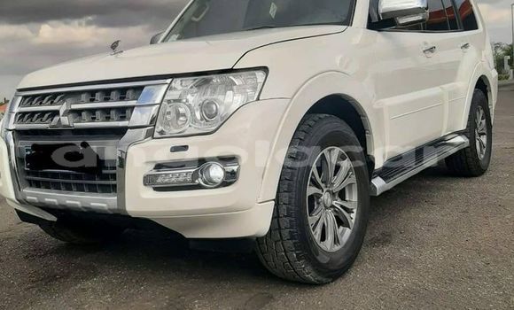 Buy Used Mitsubishi Pajero White Car in Luanda in Luanda Province