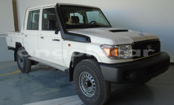 Comprar Usado Toyota RAV4 Outro Carro em Luanda em Luanda Province