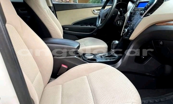 Buy Used Hyundai Tucson White Car in Luanda in Luanda Province Buy Used Hyundai Tucson White Car in Luanda in Luanda Province