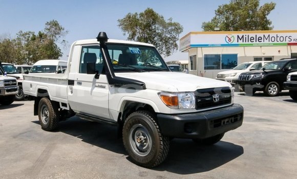 Comprar Novo Toyota Land Cruiser Branco Carro em Import - Dubai em Bengo Province Comprar Novo Toyota Land Cruiser Branco Carro em Import - Dubai em Bengo Province