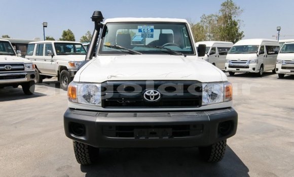 Acheter Neuf Voiture Toyota Land Cruiser Blanc à Import - Dubai, Province de Bengo Acheter Neuf Voiture Toyota Land Cruiser Blanc à Import - Dubai, Province de Bengo
