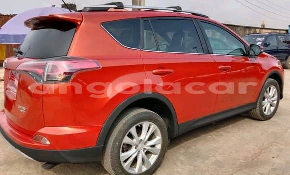 Comprar Usado Toyota RAV4 Vermelho Carro em Luena em Moxico Comprar Usado Toyota RAV4 Vermelho Carro em Luena em Moxico