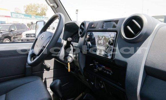 Acheter Neuf Voiture Toyota Land Cruiser Blanc à Import - Dubai, Province de Bengo Acheter Neuf Voiture Toyota Land Cruiser Blanc à Import - Dubai, Province de Bengo