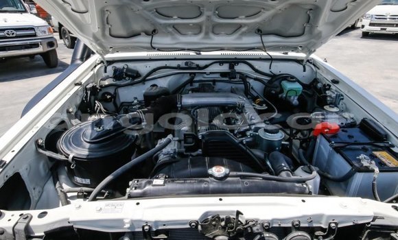 Acheter Neuf Voiture Toyota Land Cruiser Blanc à Import - Dubai, Province de Bengo Acheter Neuf Voiture Toyota Land Cruiser Blanc à Import - Dubai, Province de Bengo