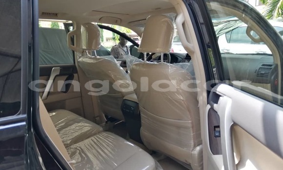 Acheter Occasion Voiture Toyota Land Cruiser Prado Noir à Luanda, Province de Luanda Acheter Occasion Voiture Toyota Land Cruiser Prado Noir à Luanda, Province de Luanda