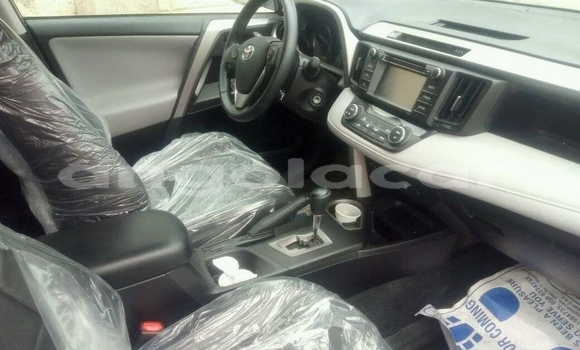 Acheter Neuf Voiture Toyota RAV4 Gris à Luanda, Province de Luanda Acheter Neuf Voiture Toyota RAV4 Gris à Luanda, Province de Luanda