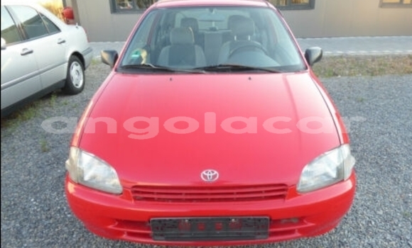 Buy Used Toyota Starlet Red Car in Luanda in Luanda Province