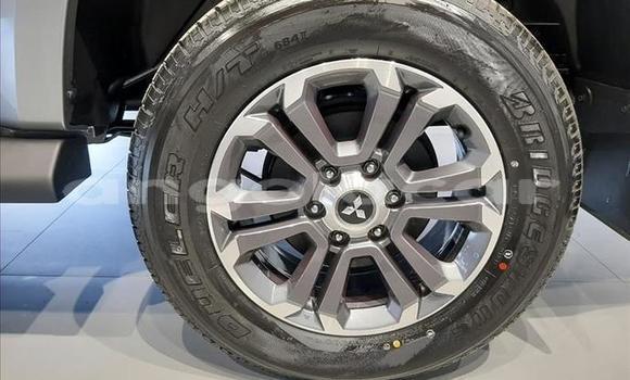 Buy Used Mitsubishi L200 Silver Car in Luanda in Luanda Province Buy Used Mitsubishi L200 Silver Car in Luanda in Luanda Province