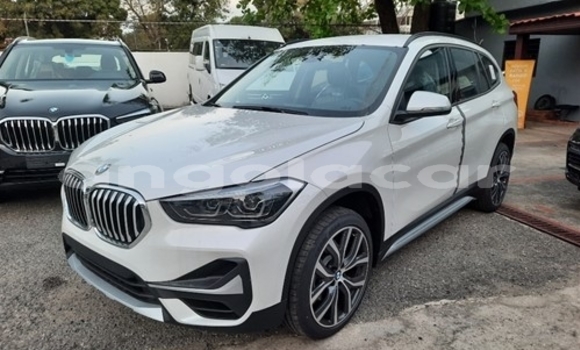 Acheter Occasion Voiture BMW X1 Blanc à Luanda, Province de Luanda Acheter Occasion Voiture BMW X1 Blanc à Luanda, Province de Luanda