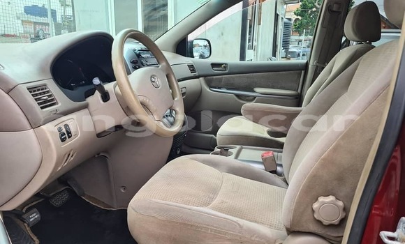 Buy Used Toyota Sienna Red Car in Luanda in Luanda Province Buy Used Toyota Sienna Red Car in Luanda in Luanda Province