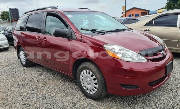 Buy Used Toyota Sienna Red Car in Luanda in Luanda Province Buy Used Toyota Sienna Red Car in Luanda in Luanda Province