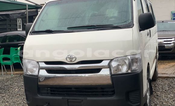 Comprar Usado Toyota Hiace Branco Carro em Luanda em Luanda Province