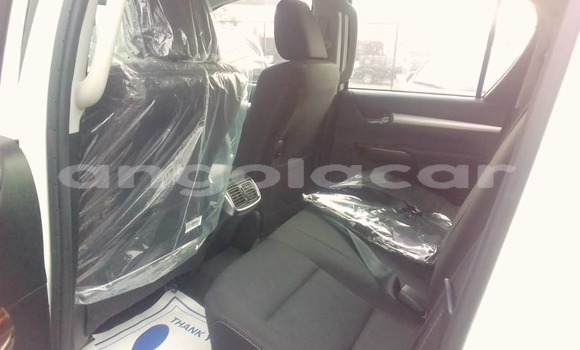 Comprar Usado Toyota Hilux Branco Carro em Luanda em Luanda Province Comprar Usado Toyota Hilux Branco Carro em Luanda em Luanda Province