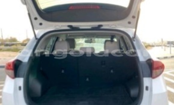 Acheter Occasion Voiture Hyundai Tucson Blanc à Luanda, Province de Luanda Acheter Occasion Voiture Hyundai Tucson Blanc à Luanda, Province de Luanda