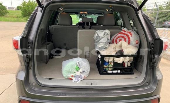 Comprar Usado Toyota Highlander Bege Carro em Luanda em Luanda Province Comprar Usado Toyota Highlander Bege Carro em Luanda em Luanda Province