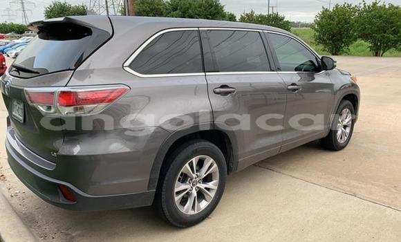 Comprar Usado Toyota Highlander Bege Carro em Luanda em Luanda Province Comprar Usado Toyota Highlander Bege Carro em Luanda em Luanda Province