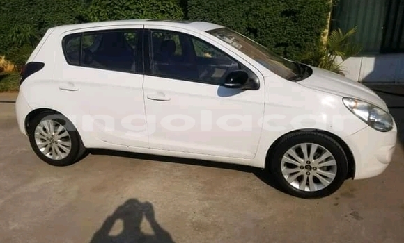 Acheter Occasion Voiture Hyundai i20 Blanc à Luanda, Province de Luanda Acheter Occasion Voiture Hyundai i20 Blanc à Luanda, Province de Luanda