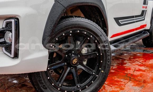 Acheter Occasion Voiture Toyota Hiluxe Revo Blanc à Luanda, Province de Luanda Acheter Occasion Voiture Toyota Hiluxe Revo Blanc à Luanda, Province de Luanda