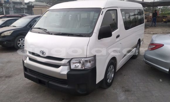 Buy Used Toyota Hiace White Car in Luanda in Luanda Province Buy Used Toyota Hiace White Car in Luanda in Luanda Province