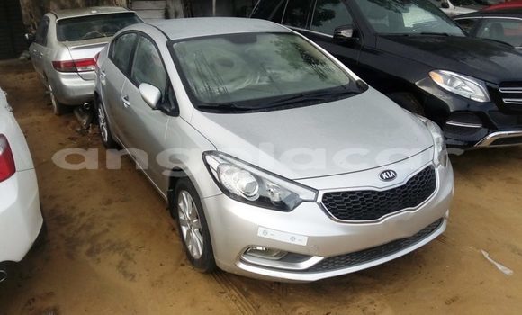 Acheter Occasion Voiture Kia Cerato Gris à Luanda, Province de Luanda Acheter Occasion Voiture Kia Cerato Gris à Luanda, Province de Luanda