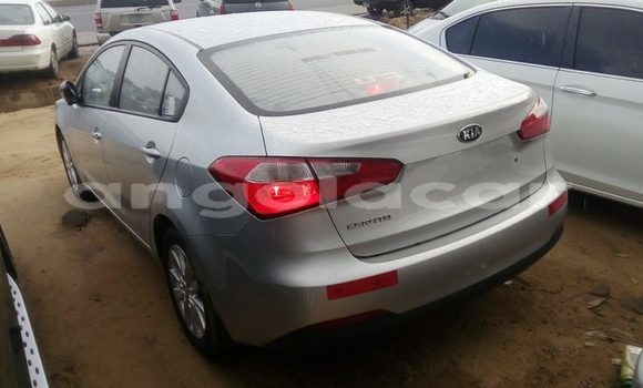 Comprar Usado Kia Cerato Prata Carro em Luanda em Luanda Province Comprar Usado Kia Cerato Prata Carro em Luanda em Luanda Province