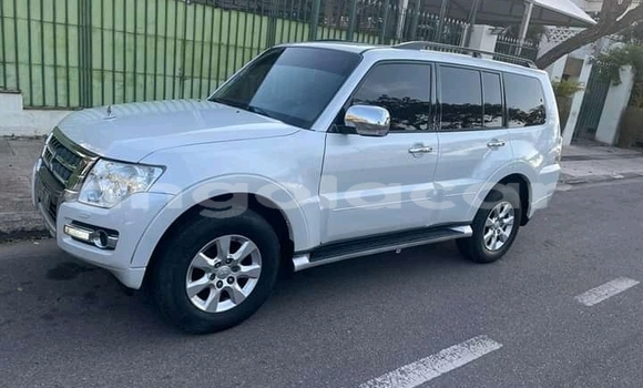 Acheter Occasion Voiture Mitsubishi Pajero Blanc à Luanda, Province de Luanda Acheter Occasion Voiture Mitsubishi Pajero Blanc à Luanda, Province de Luanda