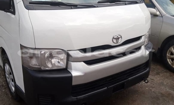 Acheter Occasion Voiture Toyota Hiace Blanc à Luanda, Province de Luanda