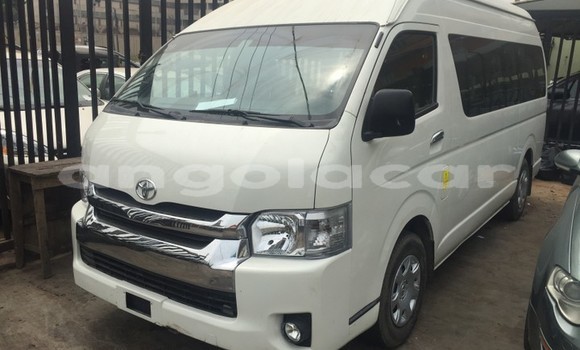 Buy Used Toyota Hiace White Car in Luanda in Luanda Province Buy Used Toyota Hiace White Car in Luanda in Luanda Province