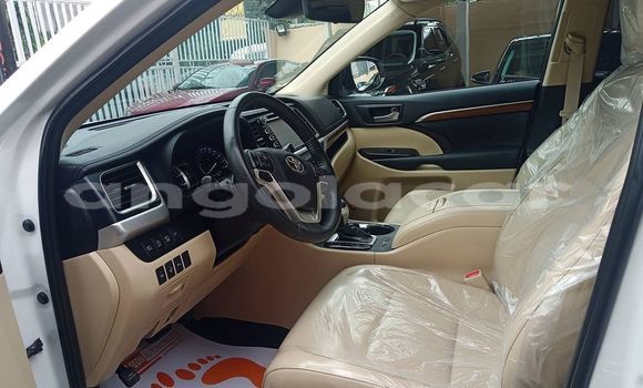 Buy Used Toyota Highlander White Car in Luanda in Luanda Province Buy Used Toyota Highlander White Car in Luanda in Luanda Province