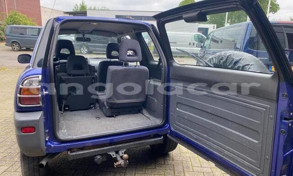 Comprar Usado Toyota RAV4 Azul Carro em Luanda em Luanda Province Comprar Usado Toyota RAV4 Azul Carro em Luanda em Luanda Province