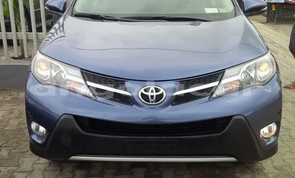Acheter Occasion Voiture Toyota RAV4 Bleu à Luanda, Province de Luanda Acheter Occasion Voiture Toyota RAV4 Bleu à Luanda, Province de Luanda