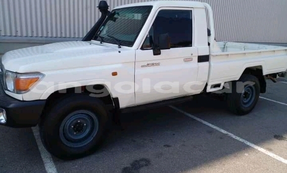 Acheter Occasion Voiture Toyota Pickup Blanc à Luanda, Province de Luanda Acheter Occasion Voiture Toyota Pickup Blanc à Luanda, Province de Luanda