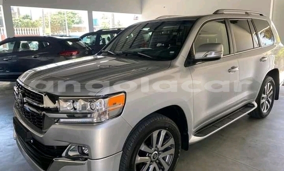 Comprar Usado Toyota Land Cruiser Branco Carro em Luanda em Luanda Province