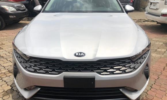 Comprar Usado Kia K5 Prata Carro em Luanda em Luanda Province