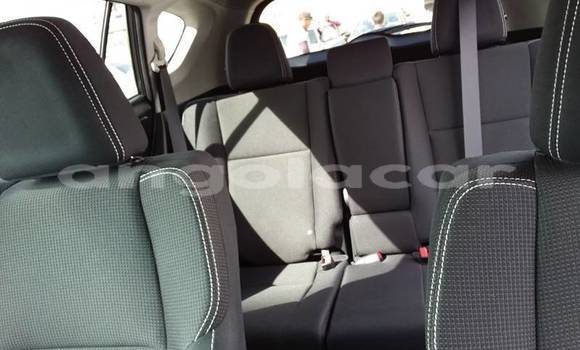 Comprar Usado Toyota RAV4 Bege Carro em Luanda em Luanda Province Comprar Usado Toyota RAV4 Bege Carro em Luanda em Luanda Province