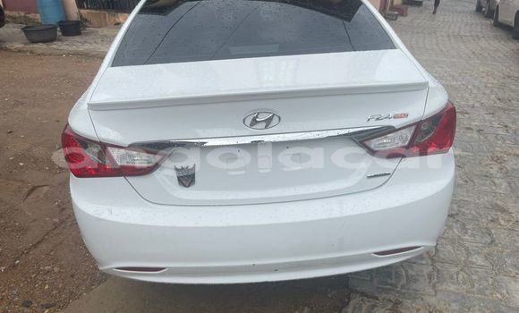 Buy Used Hyundai Sonata White Car in Luanda in Luanda Province Buy Used Hyundai Sonata White Car in Luanda in Luanda Province