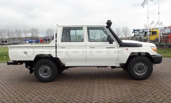 Comprar Usado Toyota Land Cruiser Branco Carro em Luanda em Luanda Province Comprar Usado Toyota Land Cruiser Branco Carro em Luanda em Luanda Province